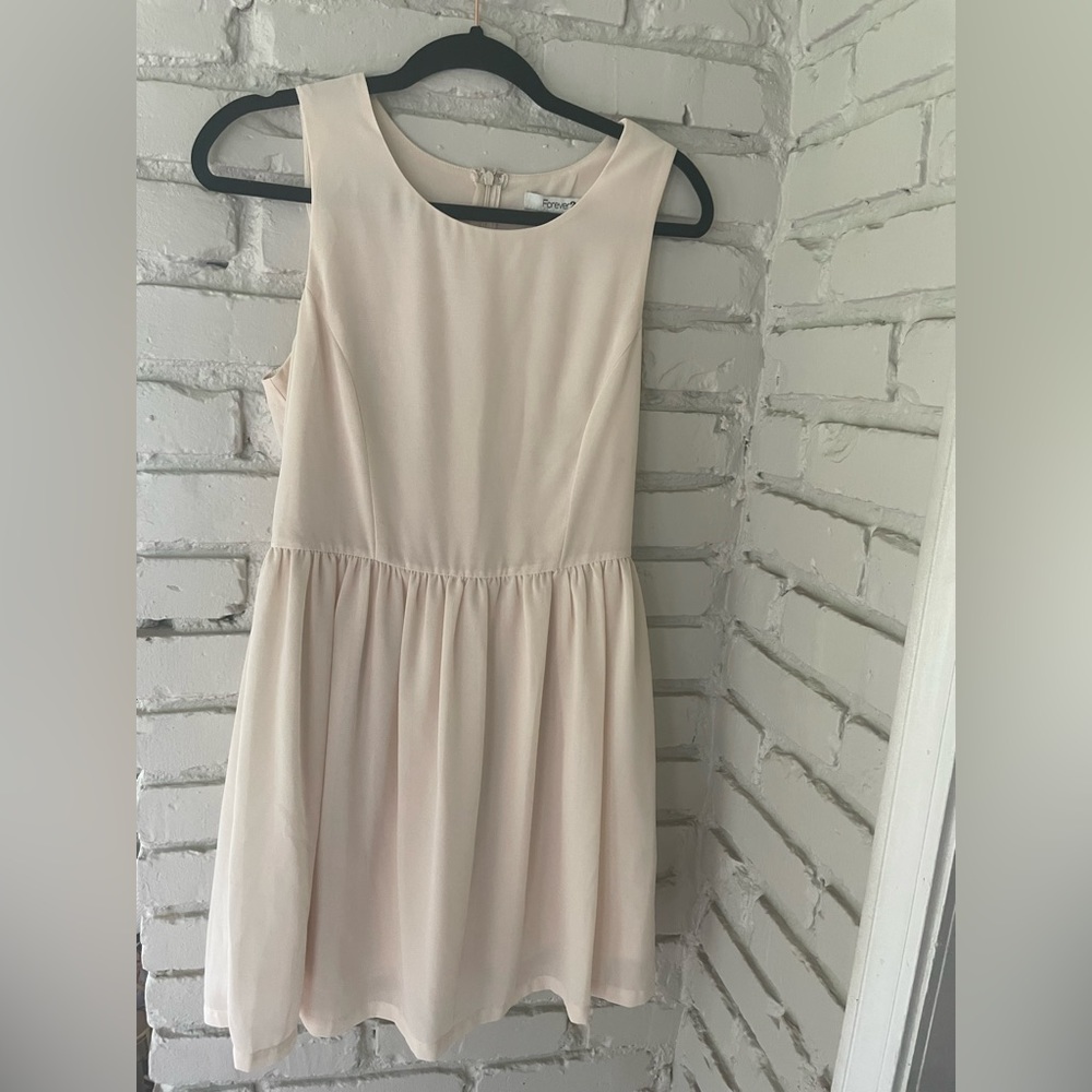 Forever 21 Size M Creme Dress